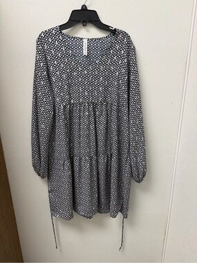 Honeyme Navy & White Geometric Print Top